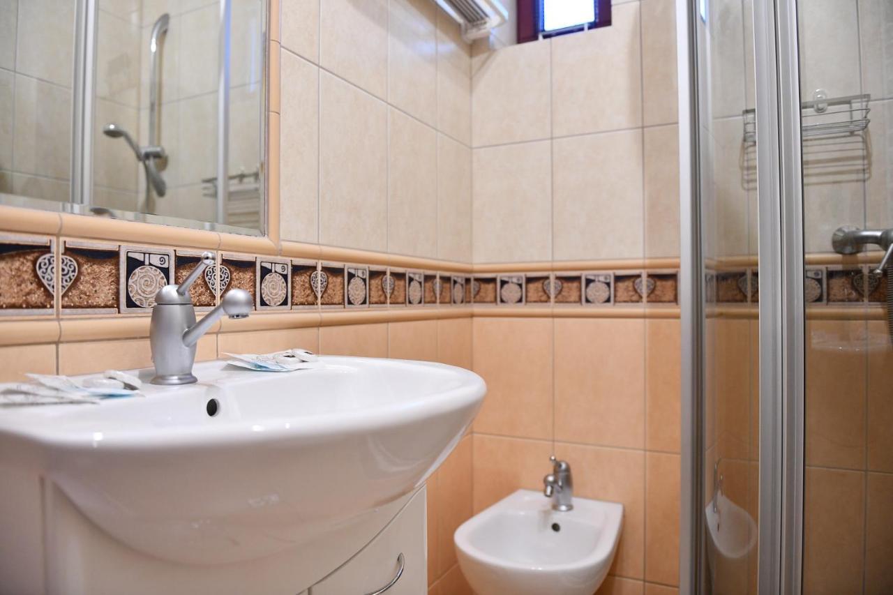 Granit Apartment *